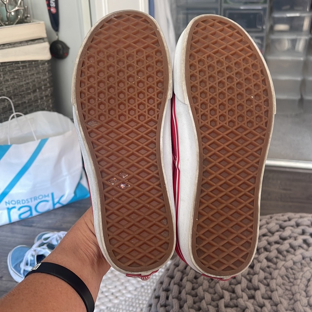 Vans - Picture 3 of 5